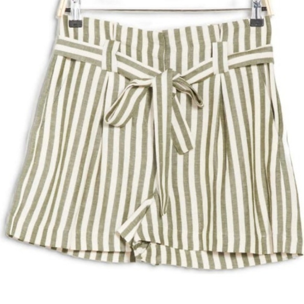 L'AGENCE Alex Linen olive/ivory stripe Shorts - Picture 2 of 9